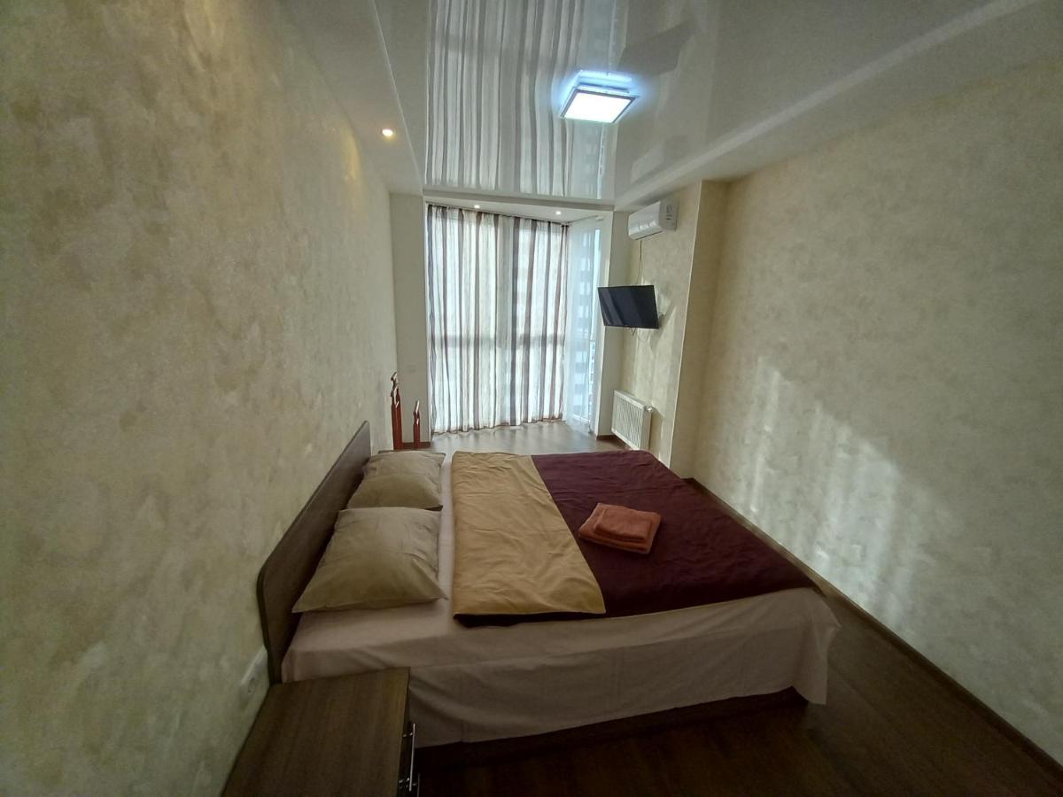 Smart Apartments Drahomanova 2А Kyiv Exterior photo